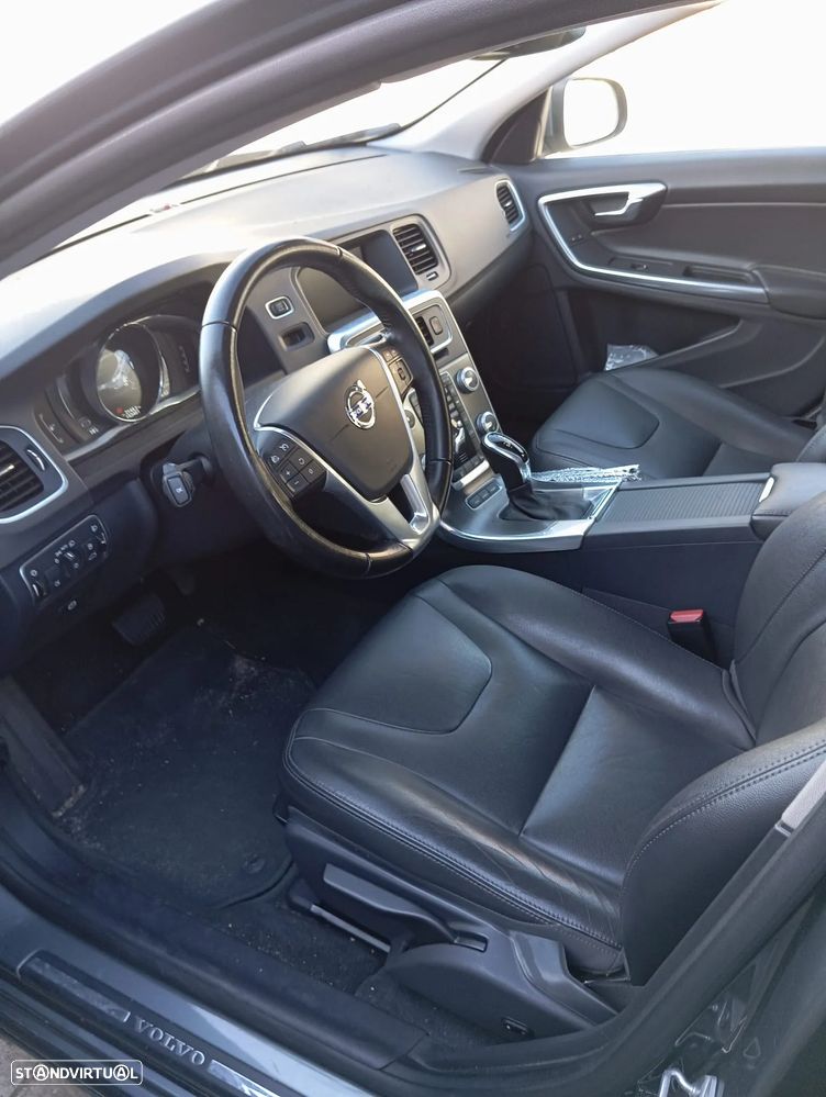 Volvo V60 D6 Plug-In-Hybrid AWD Geartronic Momentum - 9