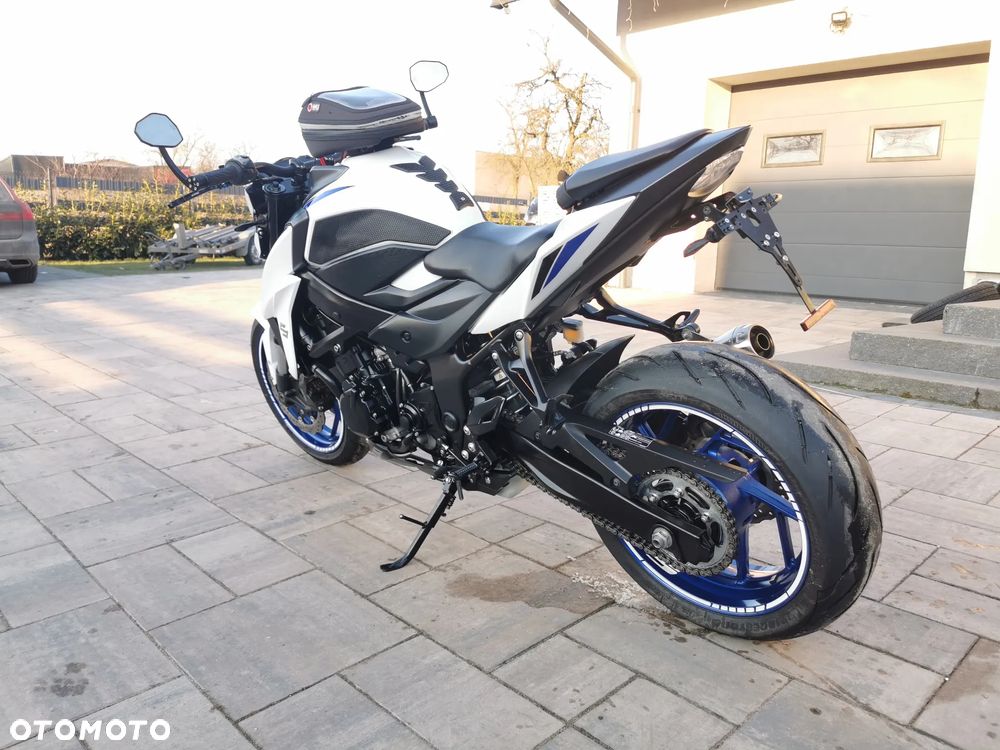 Suzuki GSX - 15