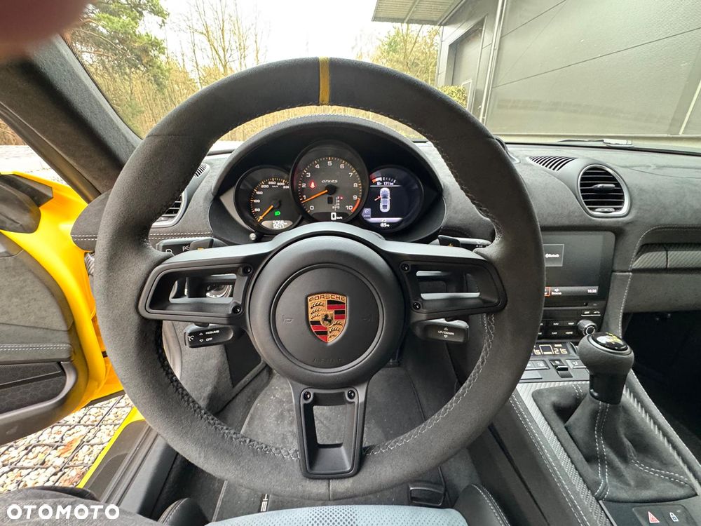 Porsche 718 Cayman - 17