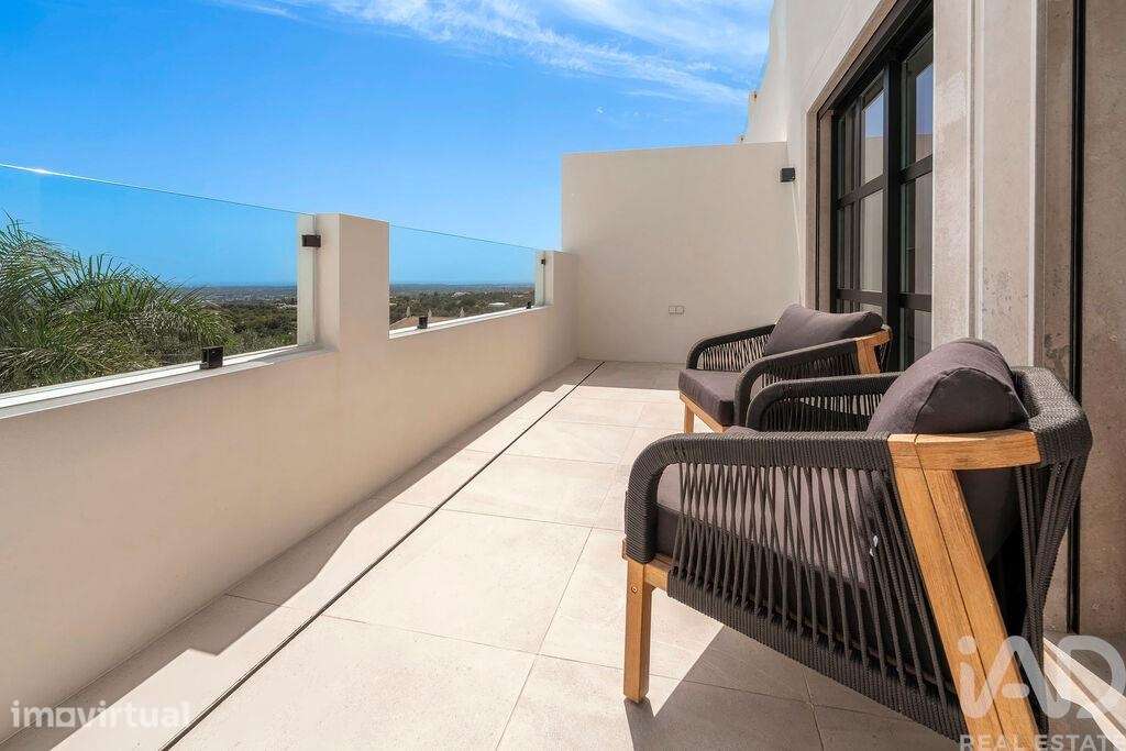 Moradia em banda T4 em Santa Bárbara de Nexe de 342,8 m2 - Grande imagem: 4/40