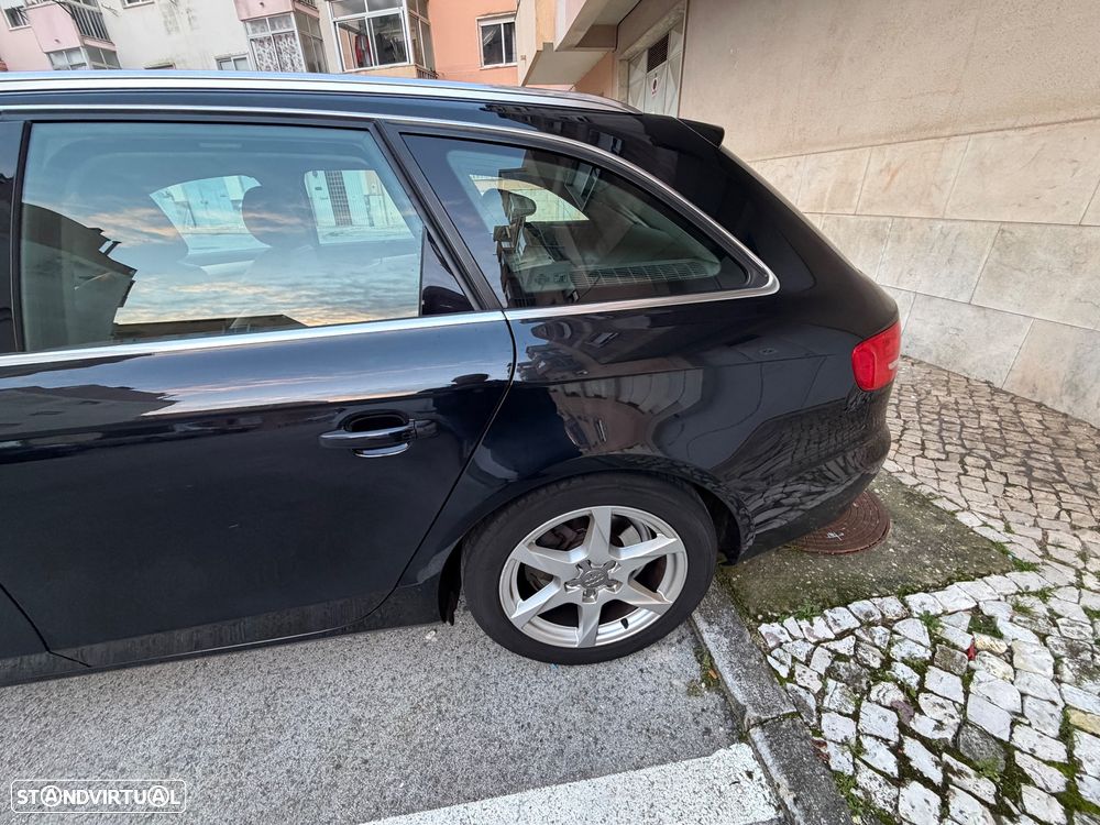 Audi A4 Avant 2.0 TDI Business Line Advance - 23