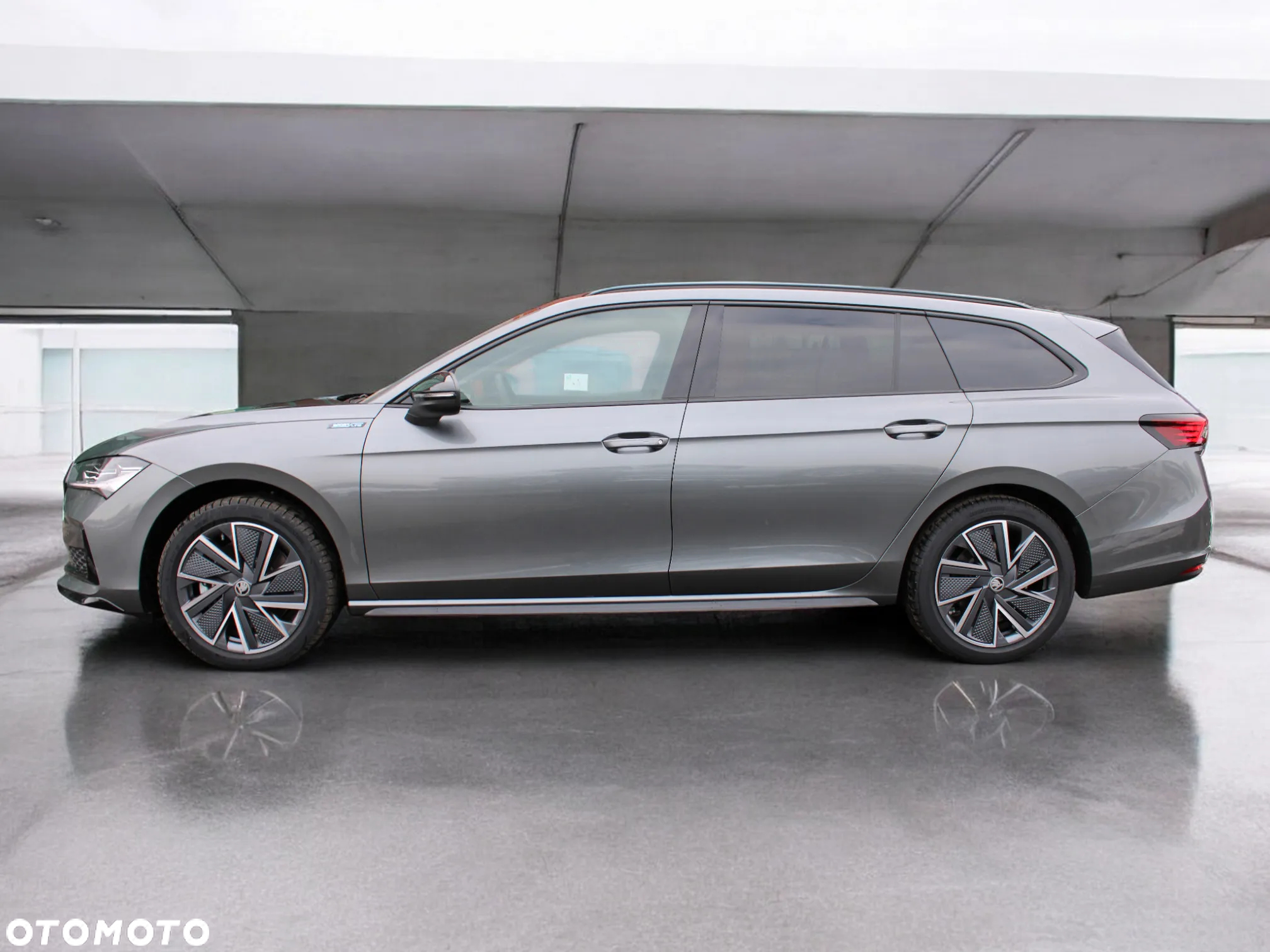 Skoda Superb 2.0 TSI Sportline DSG - 11