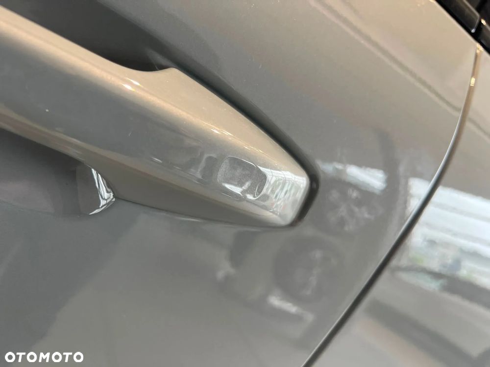 Volvo XC 40 B4 AWD Plus Dark - 37