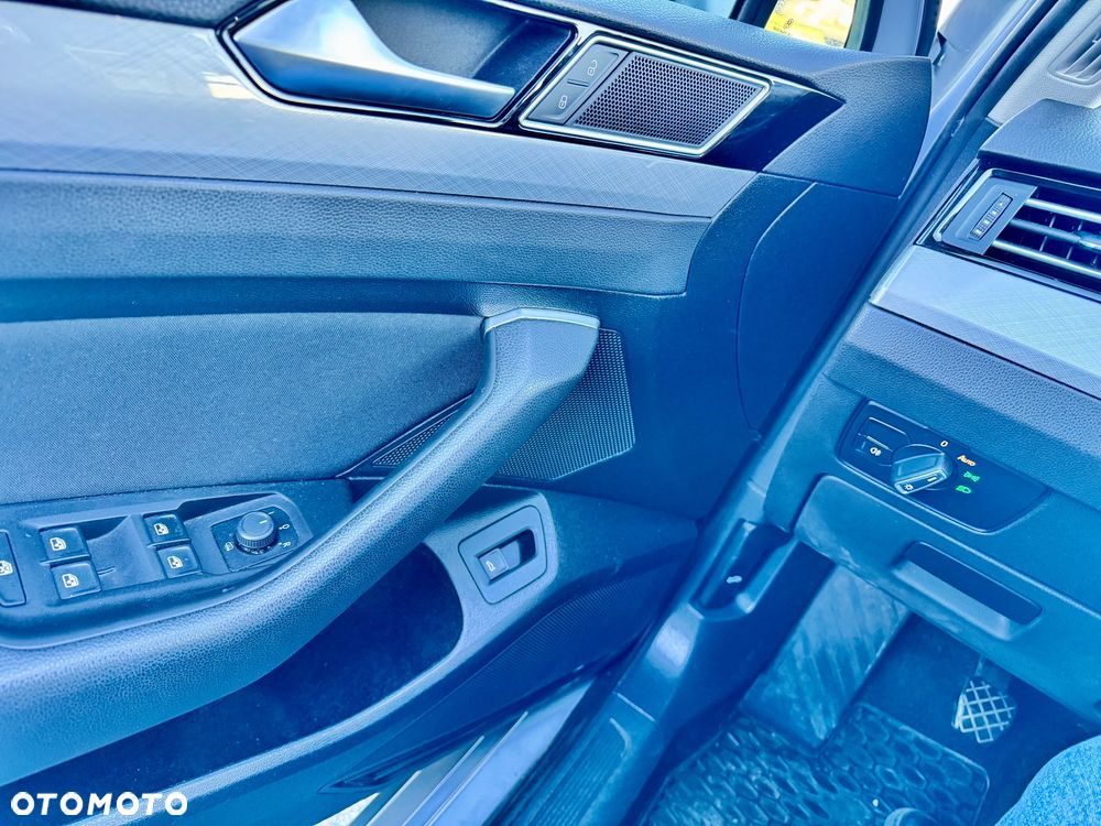 Volkswagen Passat 2.0 TDI EVO Elegance - 15