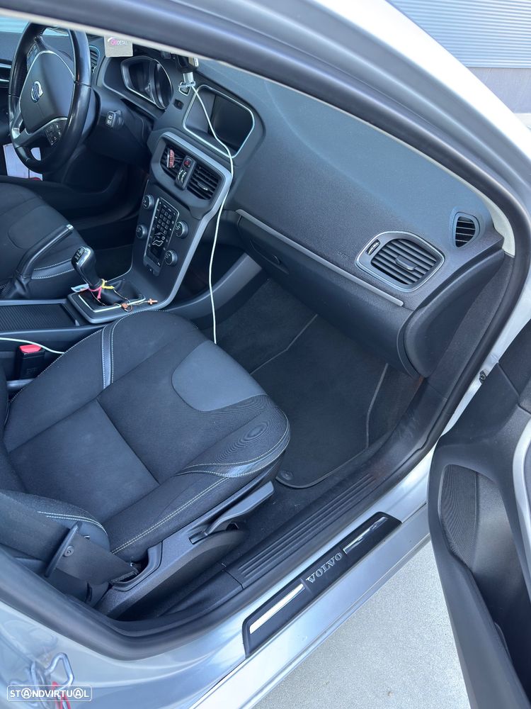 Volvo V40 D2 Kinetic - 19