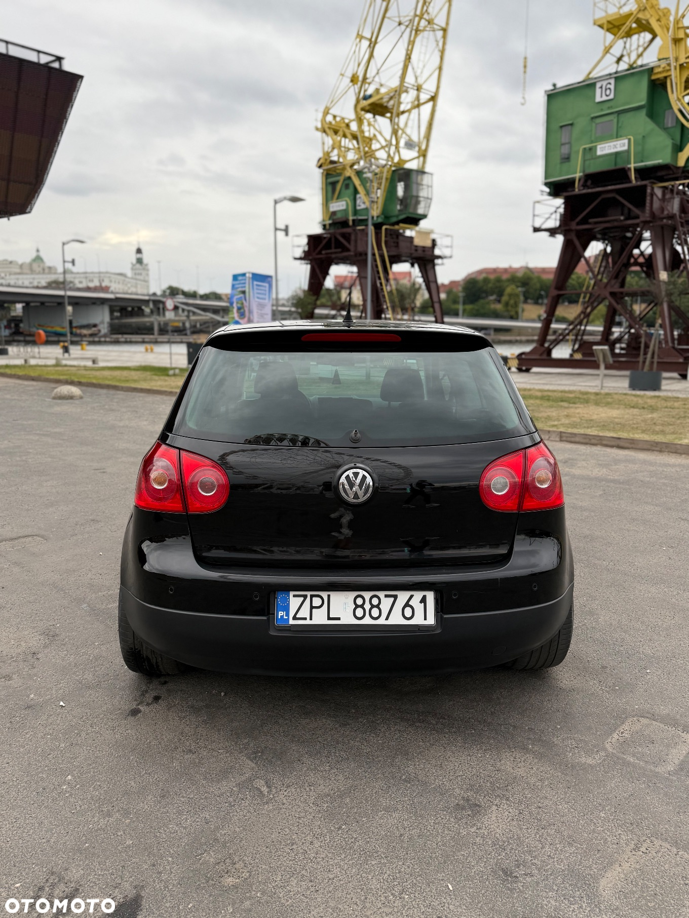 Volkswagen Golf V 2.0 TDI Sportline - 13