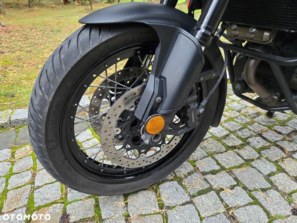 Suzuki V-STROM - 30