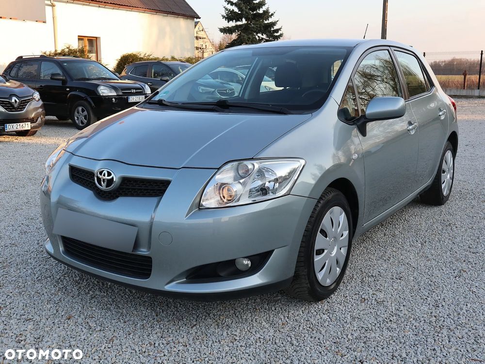Toyota Auris 1.33 VVT-i Terra Start - 1