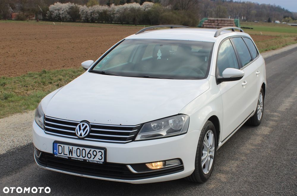 Volkswagen Passat - 1