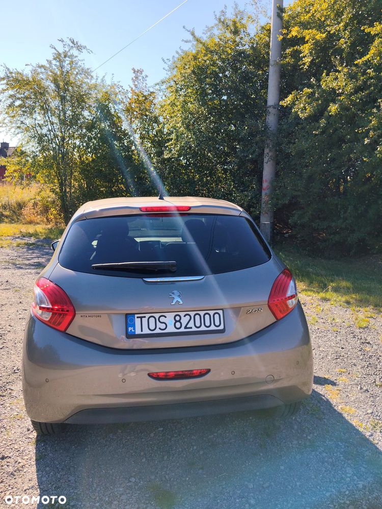Peugeot 208 - 4