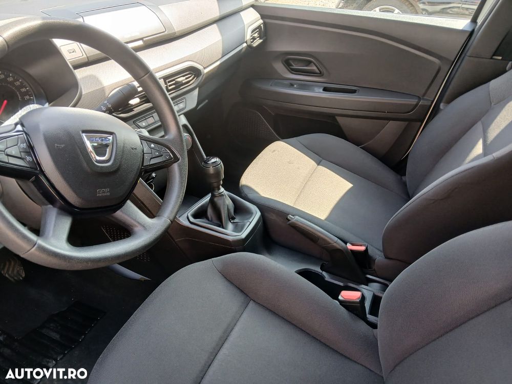 Dacia Logan TCe 90 Essential - 7