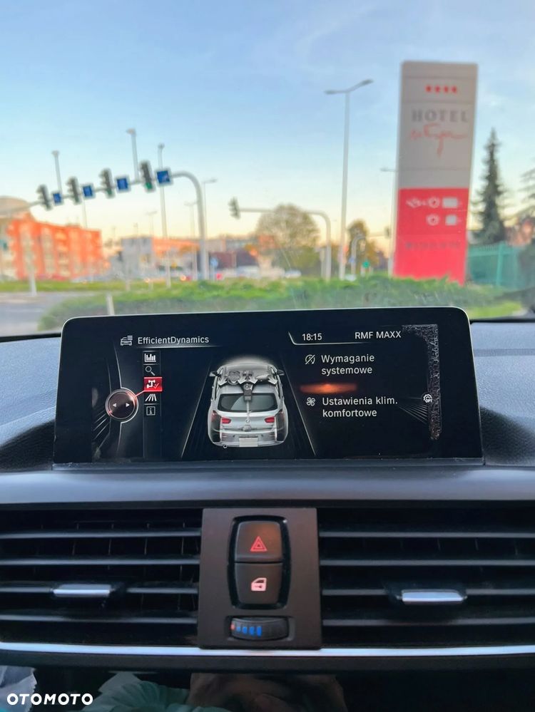 BMW Seria 1 118d xDrive Sport Line - 31