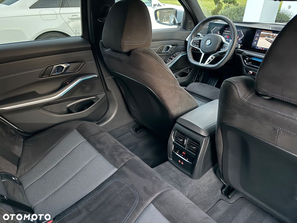 BMW Seria 3 320d xDrive M Sport sport - 29