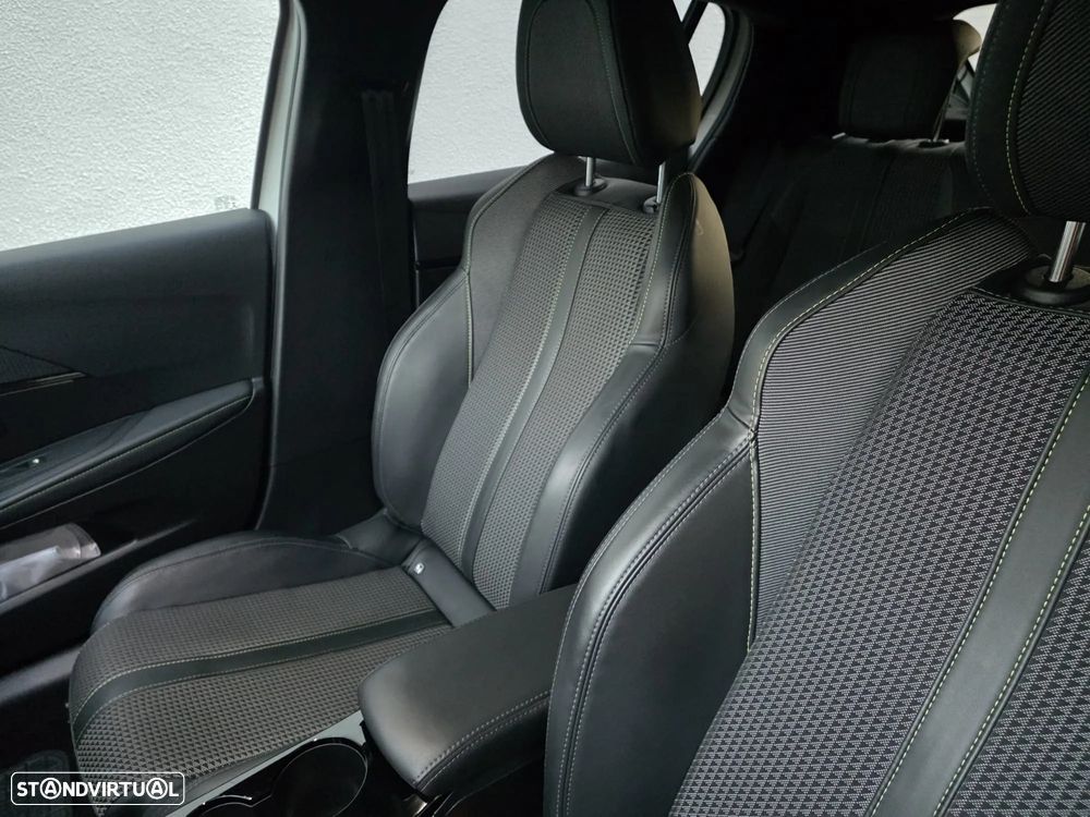 Peugeot 208 1.5 BlueHDi GT - 10