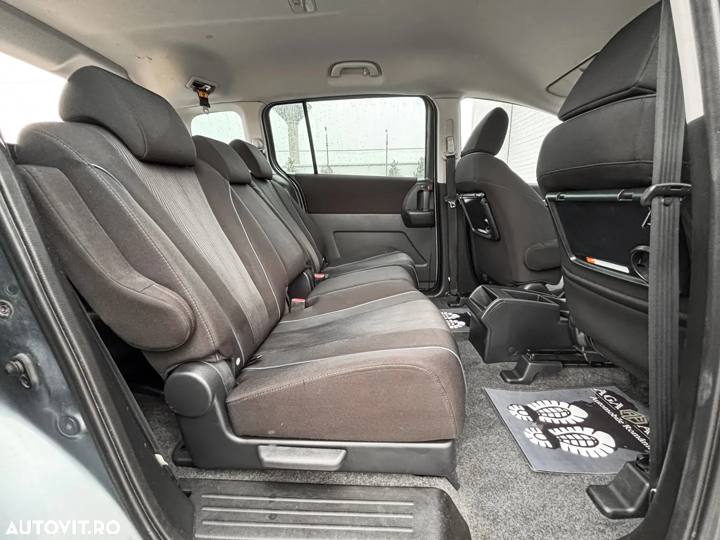 Mazda 5 - 10