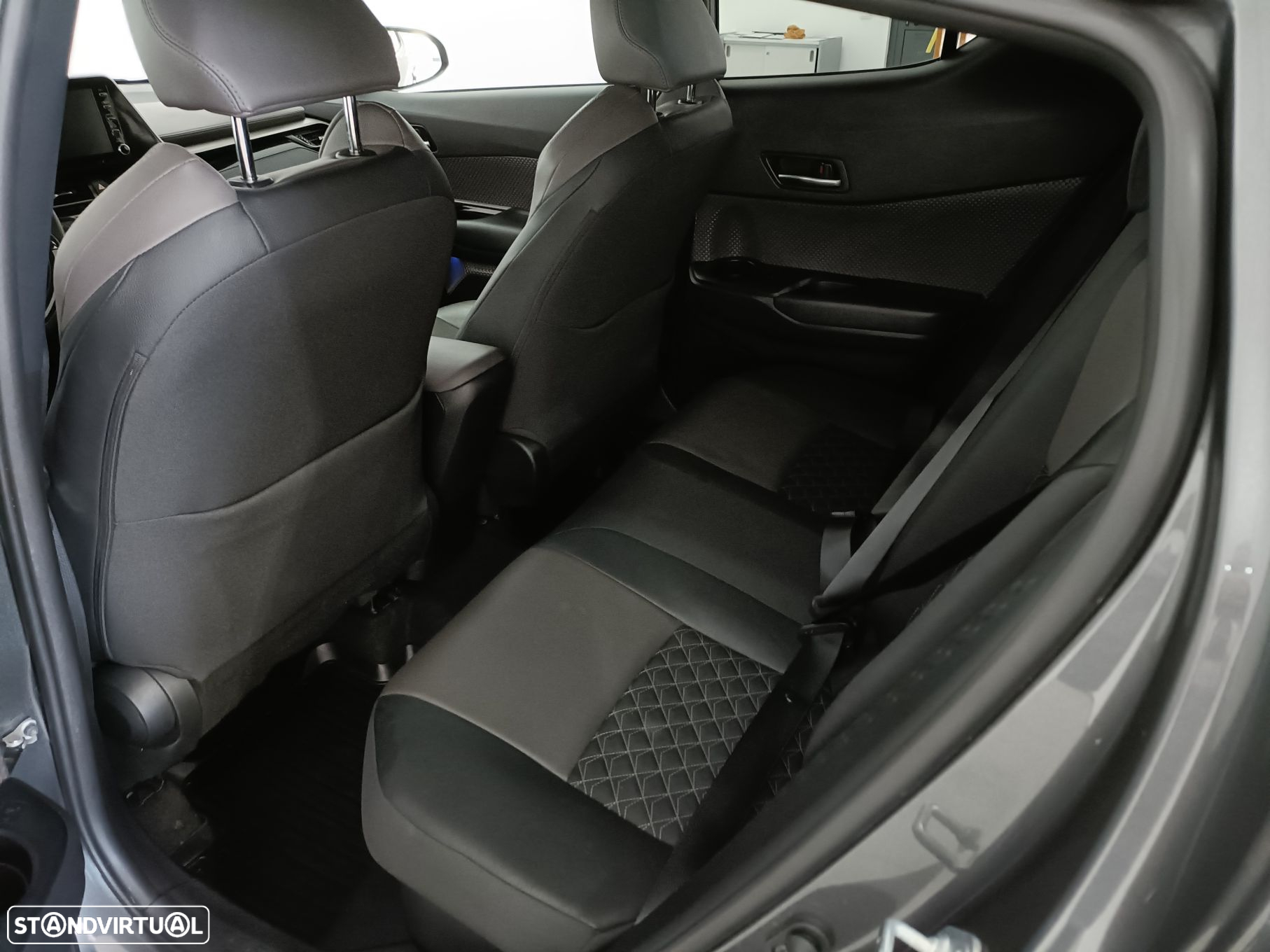 Toyota C-HR 1.8 Hybrid Exclusive - 12