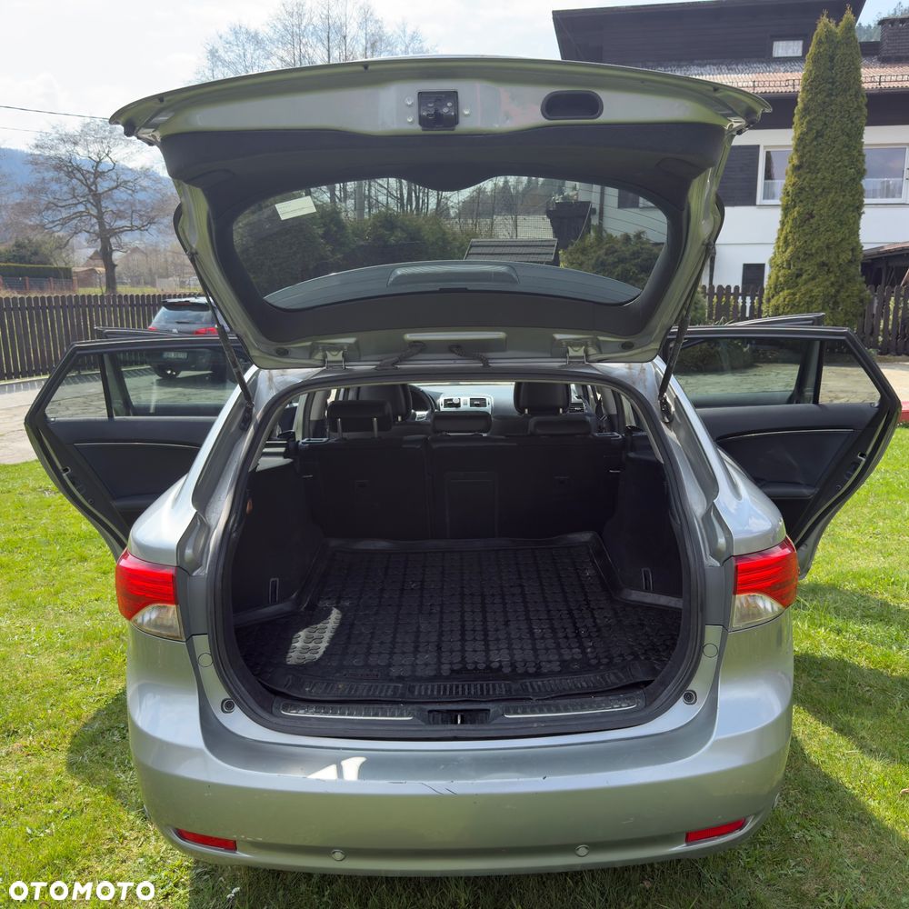 Toyota Avensis 2.0 D-4D Executive - 11