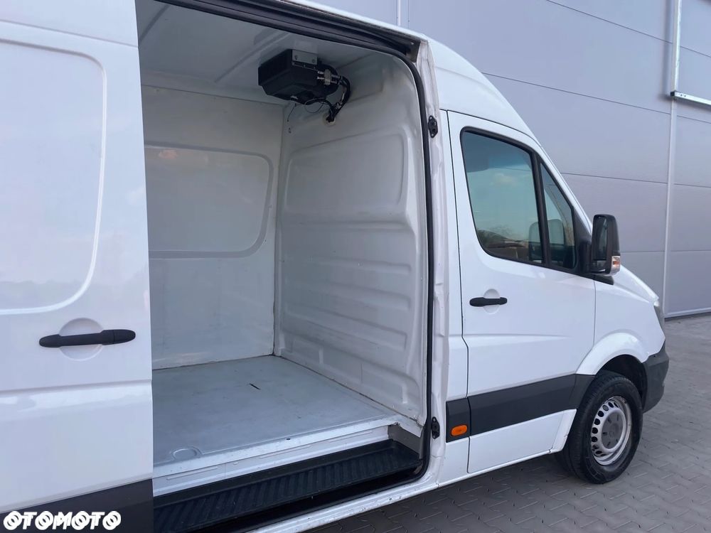 Mercedes-Benz Sprinter - 22