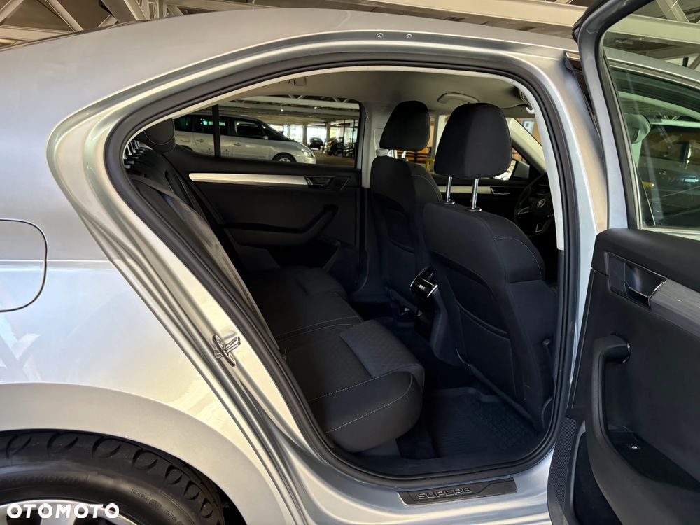 Skoda Superb 2.0 TDI Ambition DSG - 10