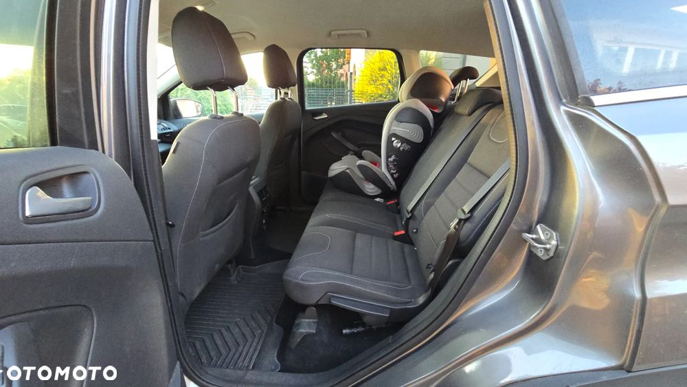Ford Kuga - 11