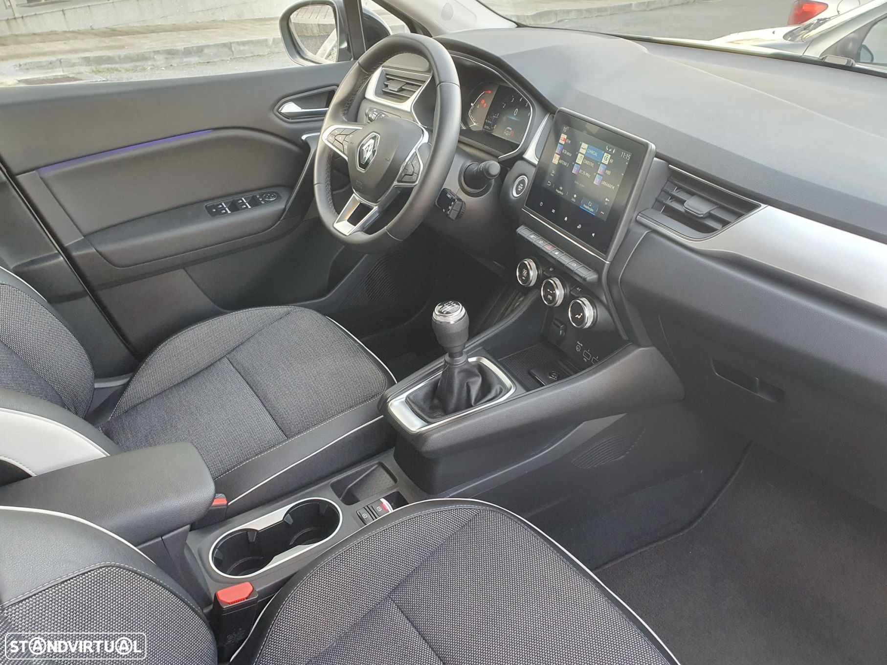 Renault Captur - 23