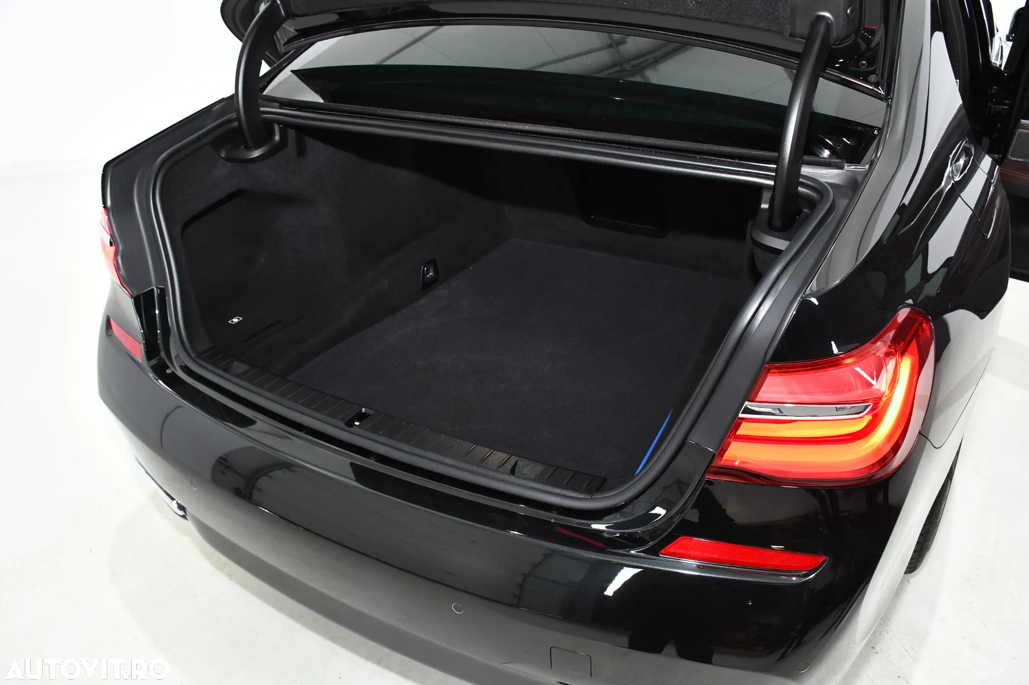 BMW Seria 7 730d xDrive - 35