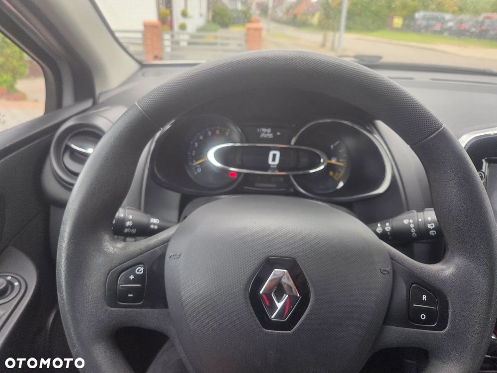 Renault Clio - 11
