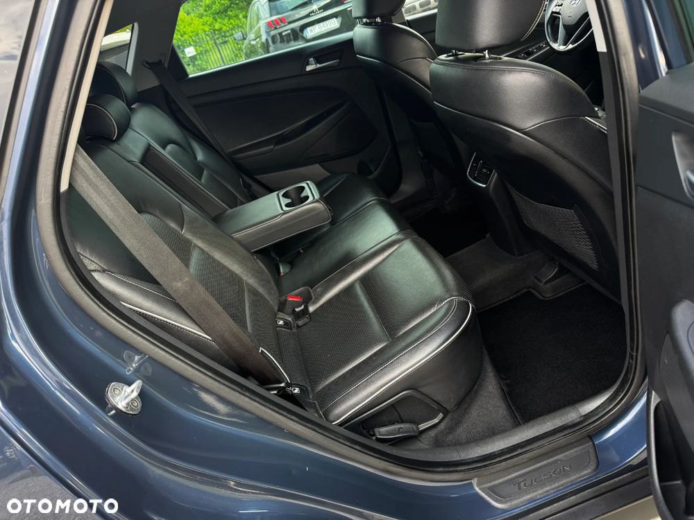 Hyundai Tucson 1.7 CRDI BlueDrive Style 2WD - 17