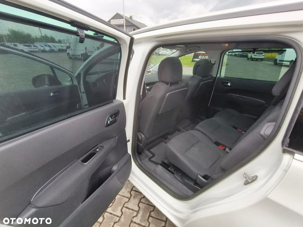 Peugeot 5008 - 26