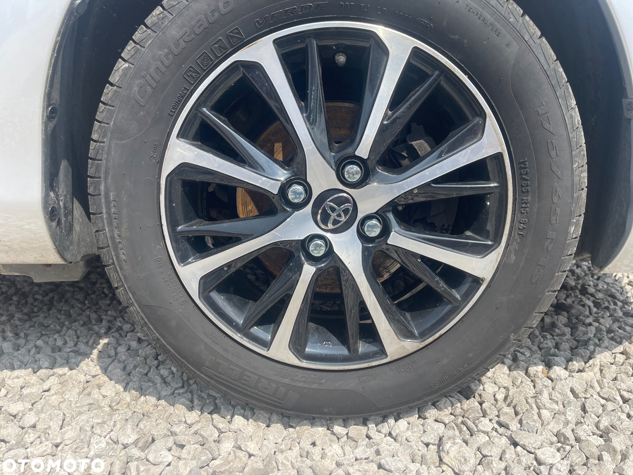 Toyota Yaris 1.0 Premium - 9