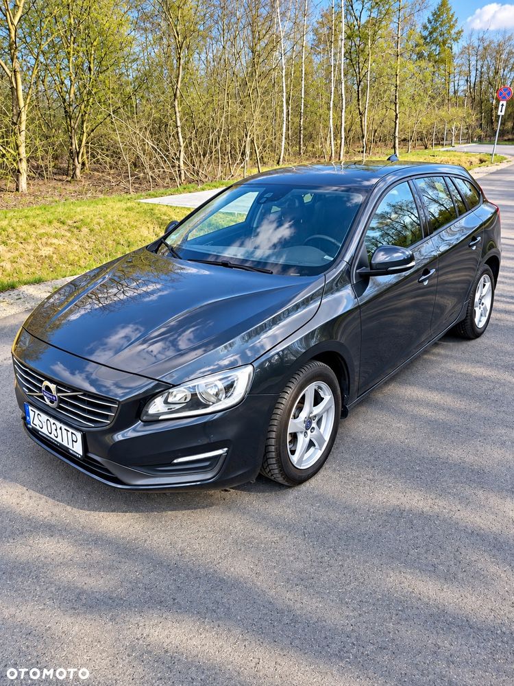 Volvo V60 D2 Summum - 1