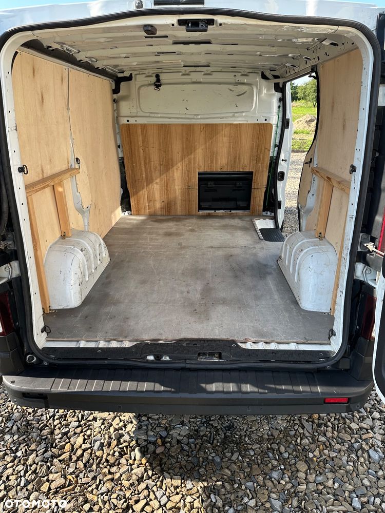 Renault Trafic - 13