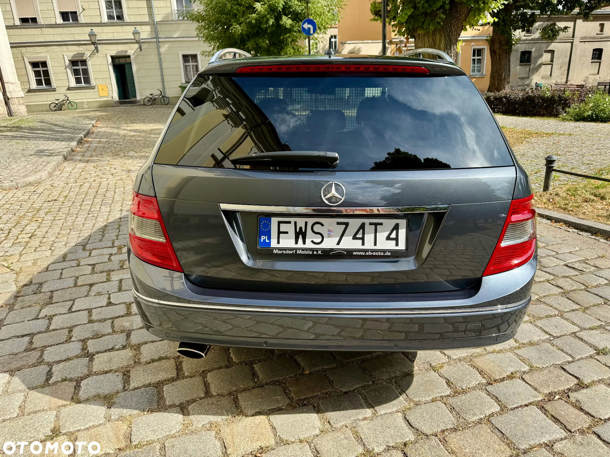 Mercedes-Benz Klasa C 250 CGI T Automatik BlueEFFICIENCY Avantgarde - 4