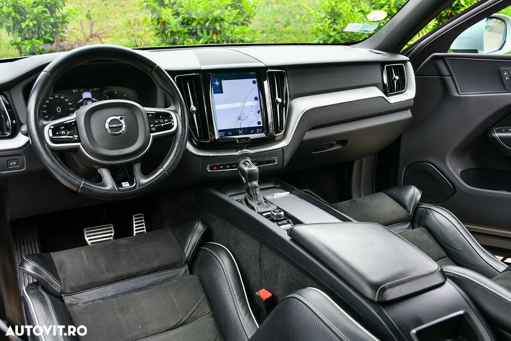 Volvo XC 60 D4 AWD R-Design - 27