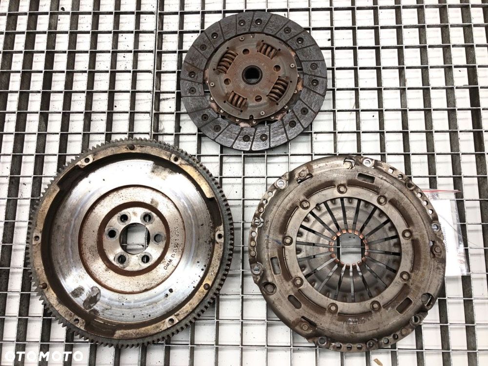 SPRZĘGŁO - 147.00 PLN - VW GOLF VII (5G1, BQ1, BE1, BE2) 2012 - 2022 1.4 TSI 90 kW [122 KM] - 3