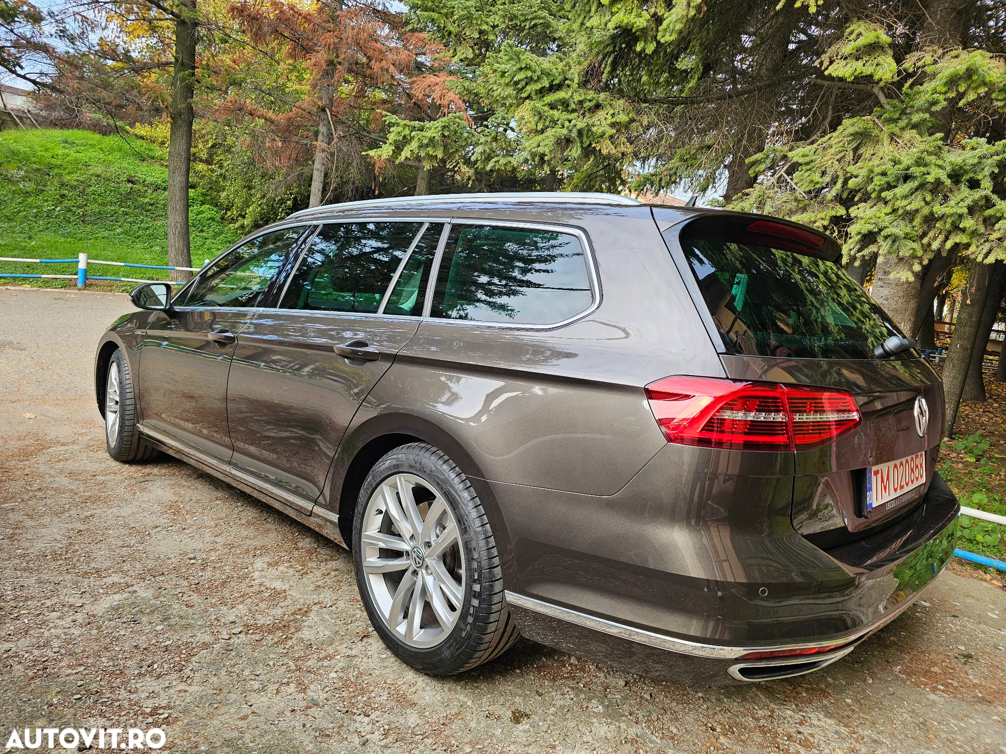 Volkswagen Passat Variant 2.0 TDI DSG 4Motion Highline - 12