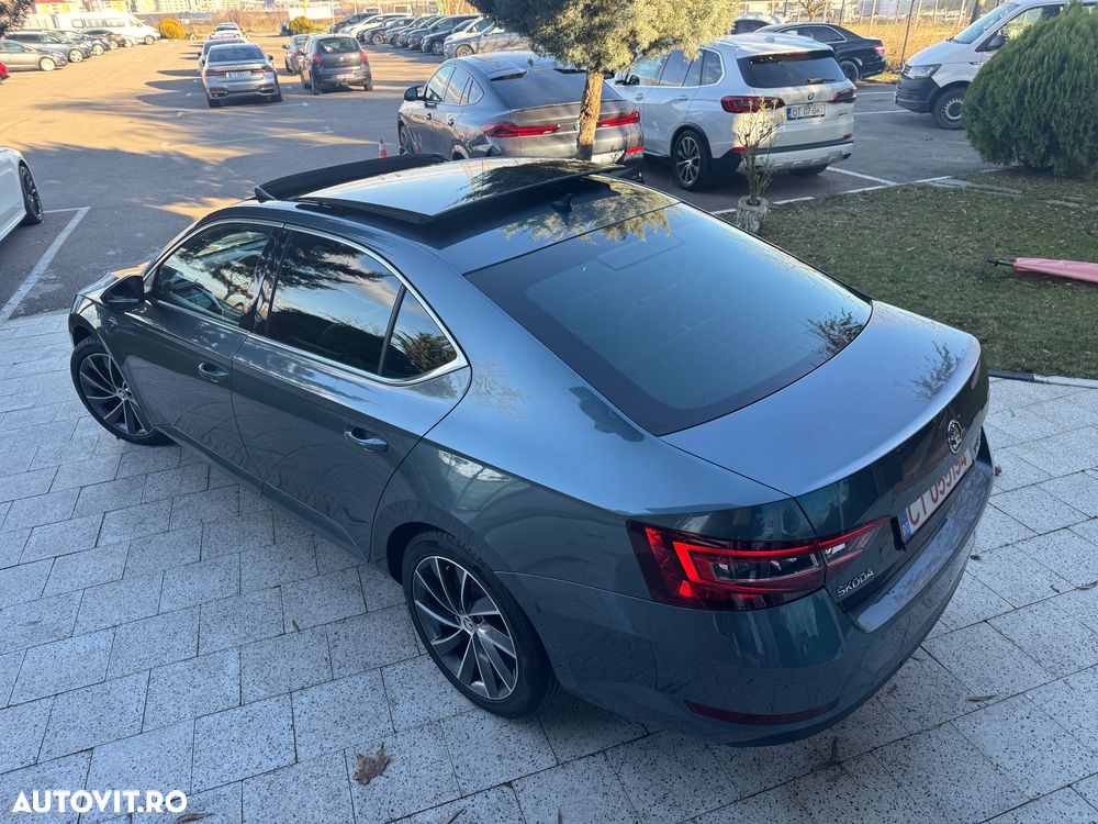 Skoda Superb 2.0 TDI DSG Premium Edition - 40