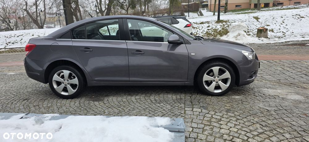 Chevrolet Cruze 1.8 LT+ - 9