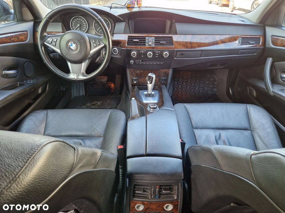 BMW Seria 5 530d xDrive - 15