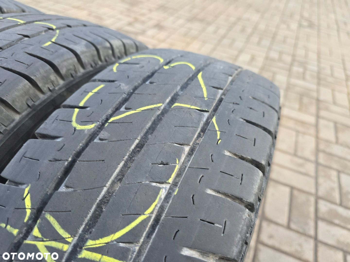 MICHELIN AGILIS 195/70R15C 104/102R 8mm 4X 18R - 5