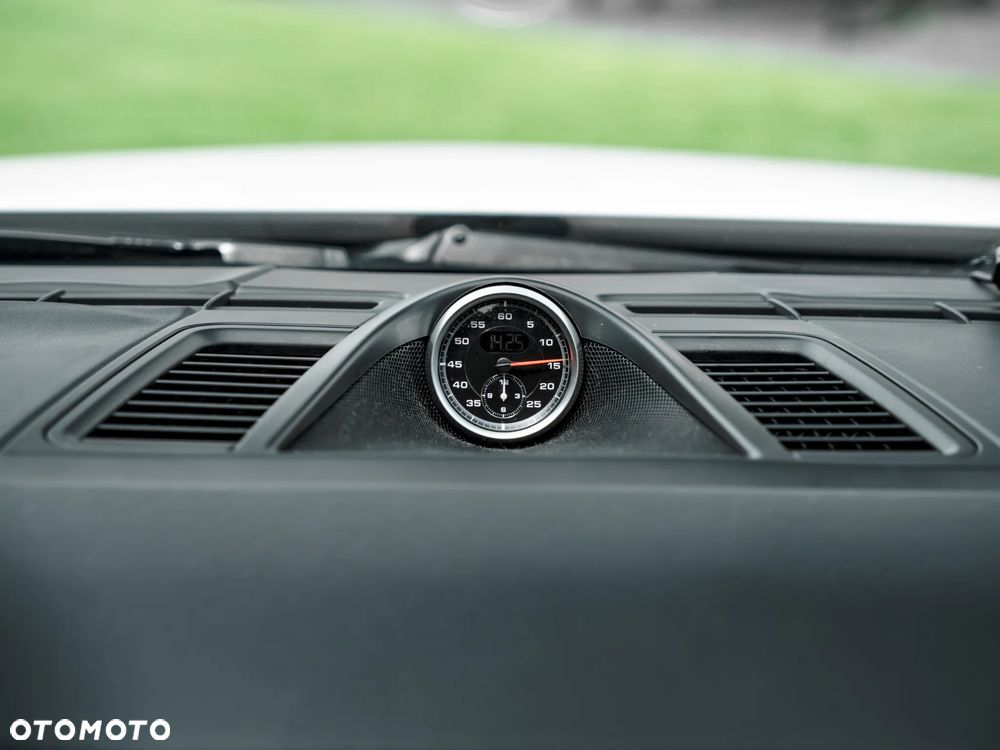 Porsche Panamera GTS PDK - 18