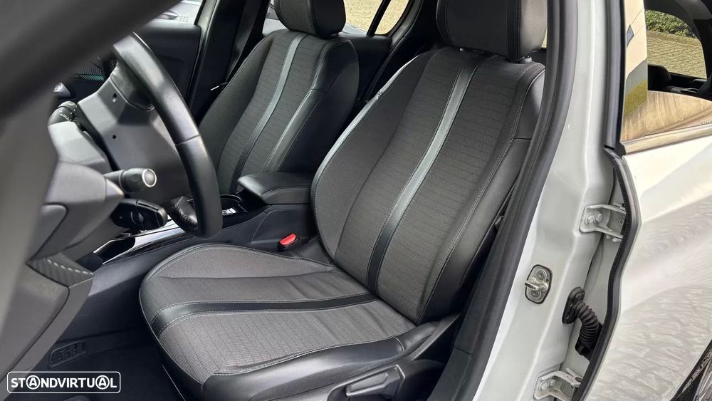 Peugeot e-208 50 kWh Allure - 26