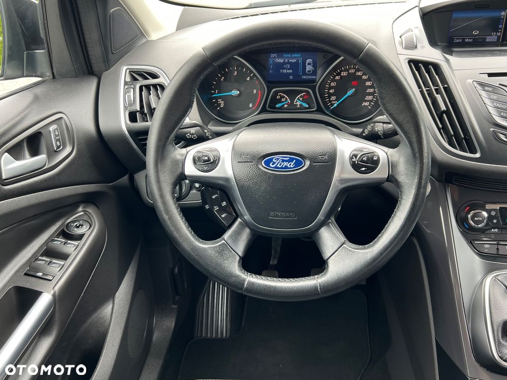 Ford Kuga 2.0 TDCi 2x4 Titanium - 31