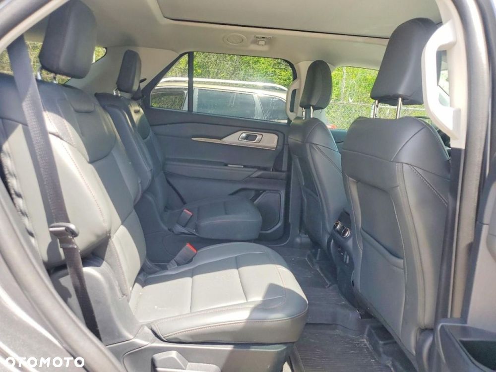 Ford Explorer - 10