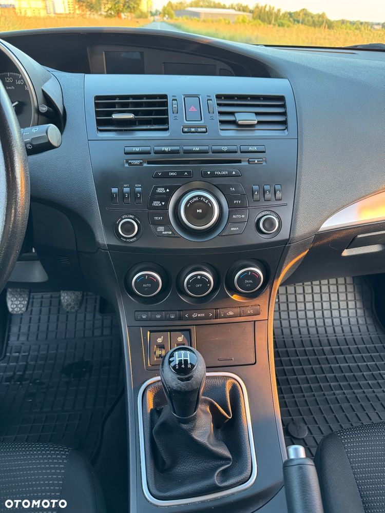 Mazda 3 1.6 Exclusive + - 16
