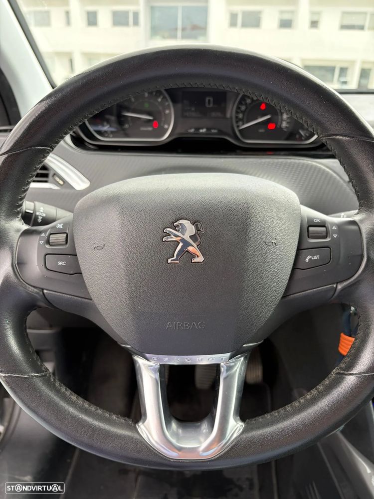 Peugeot 2008 1.6 BlueHDi Style - 9