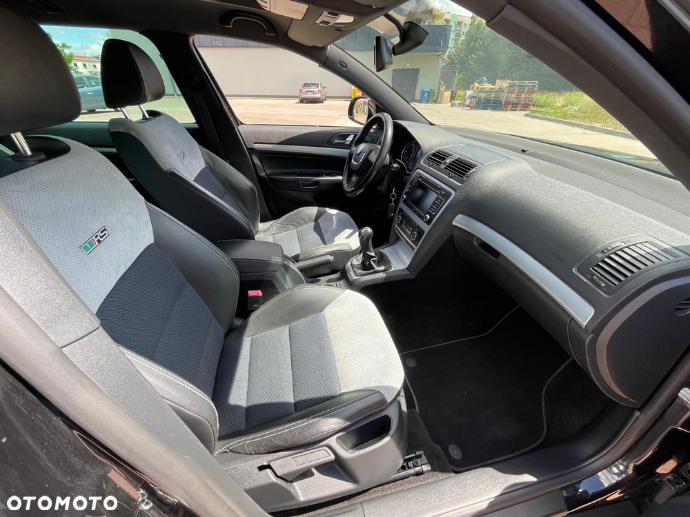 Skoda Octavia 2.0 TDI CR DPF RS - 14