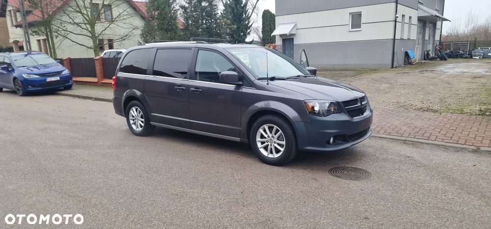 Dodge Grand Caravan - 33