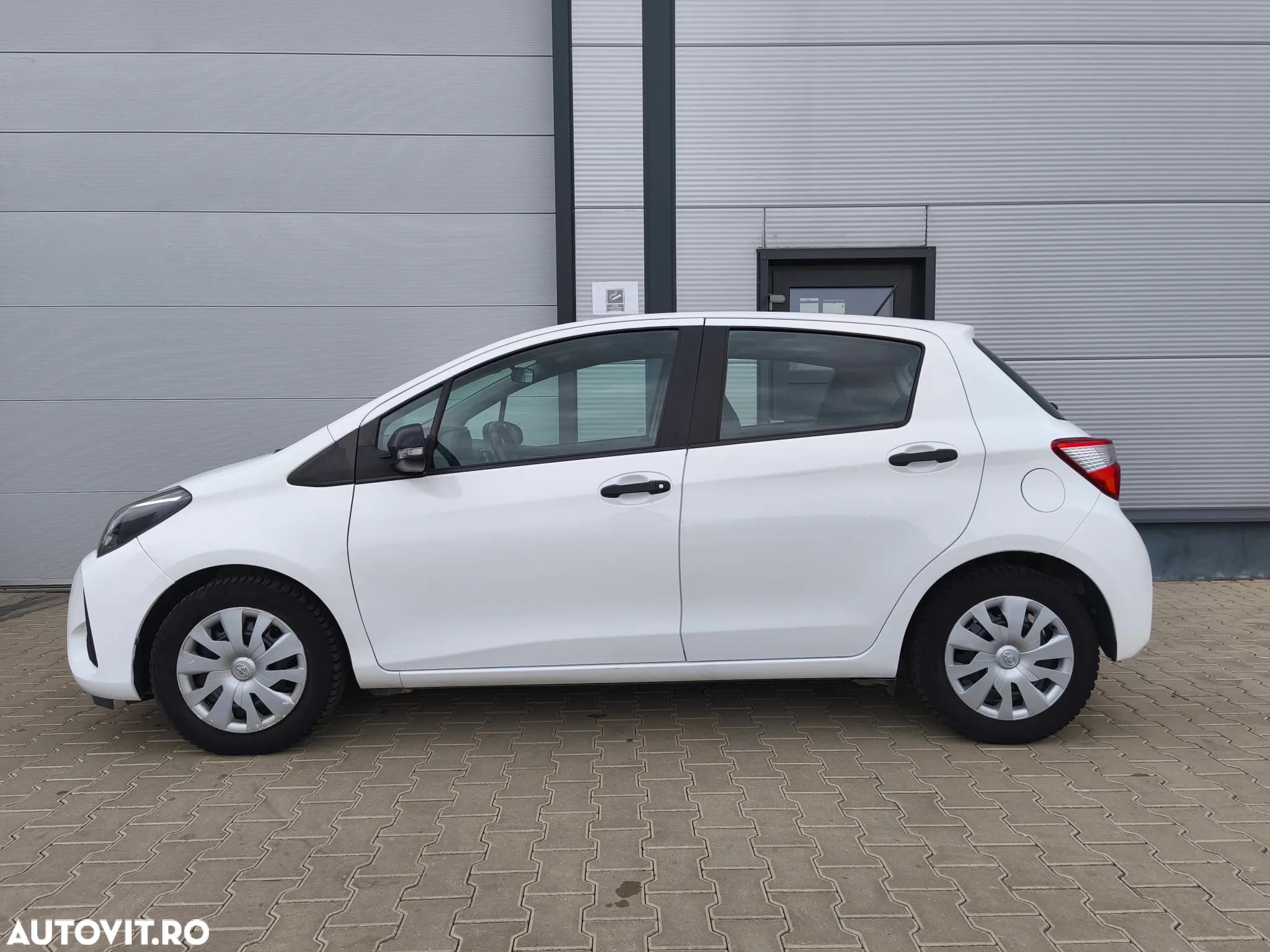 Toyota Yaris 1.0 L VVT-i Terra - 2