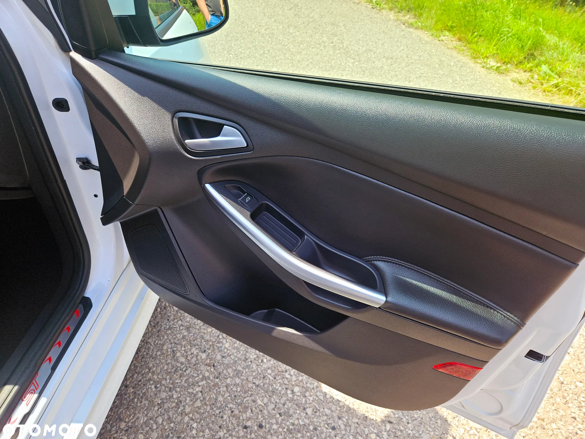Ford Focus 2.0 EcoBoost ST mit Leder-Sport-Paket - 19
